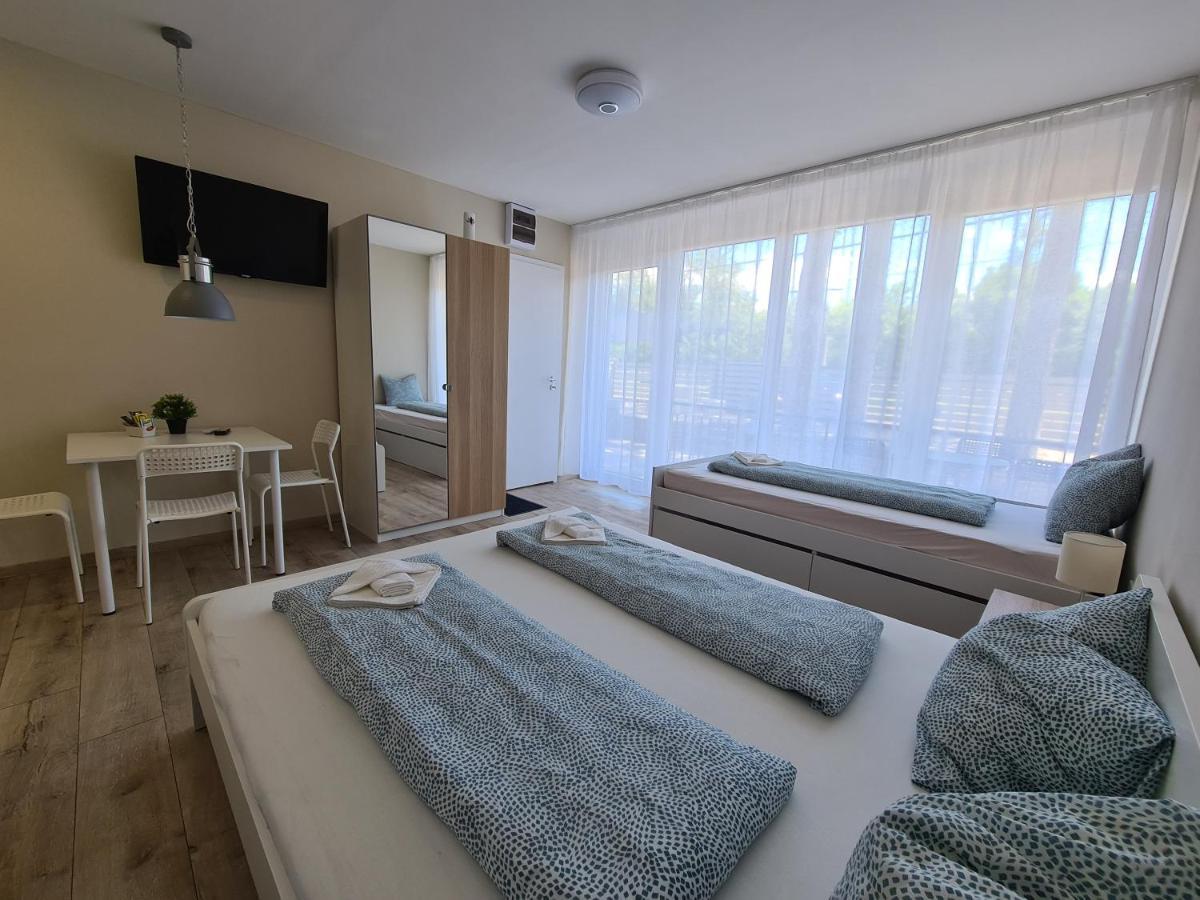 Oet Fenyo Apartmanhaz Siófok Eksteriør billede