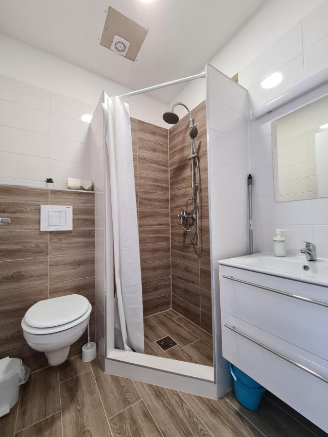 Oet Fenyo Apartmanhaz Siófok Eksteriør billede