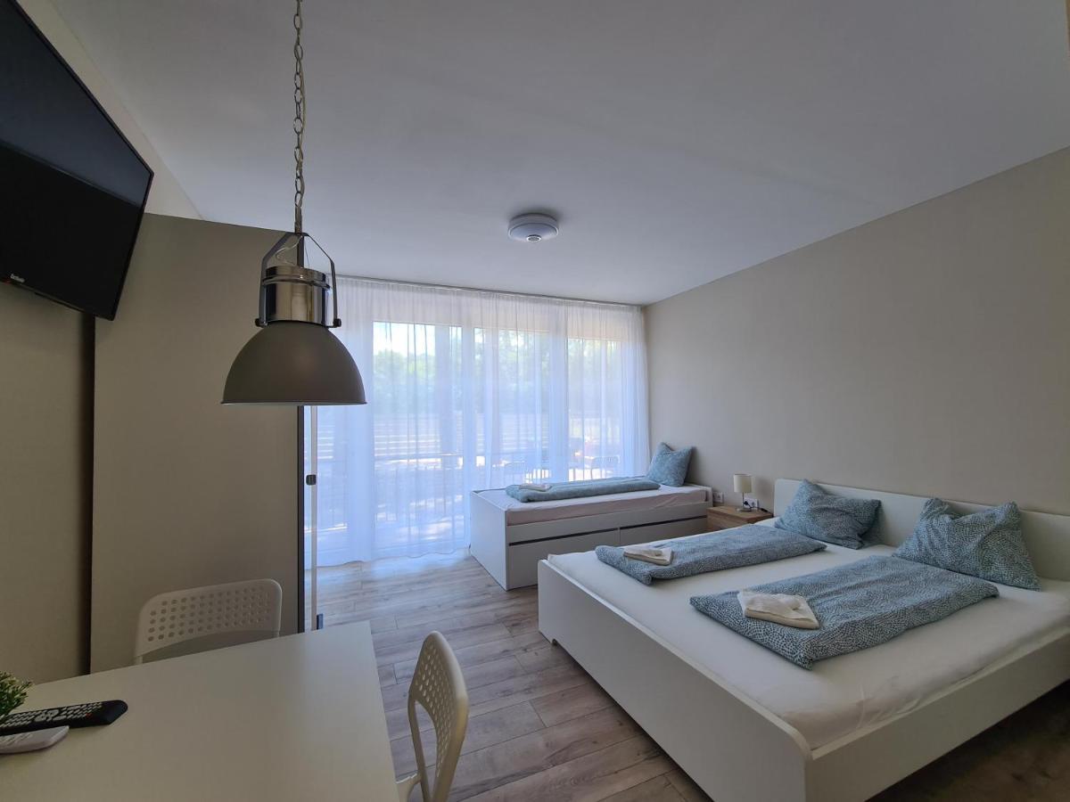 Oet Fenyo Apartmanhaz Siófok Eksteriør billede