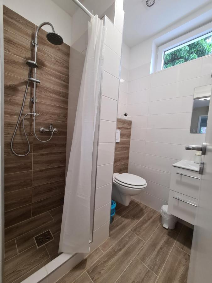 Oet Fenyo Apartmanhaz Siófok Eksteriør billede