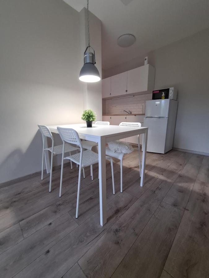 Oet Fenyo Apartmanhaz Siófok Eksteriør billede