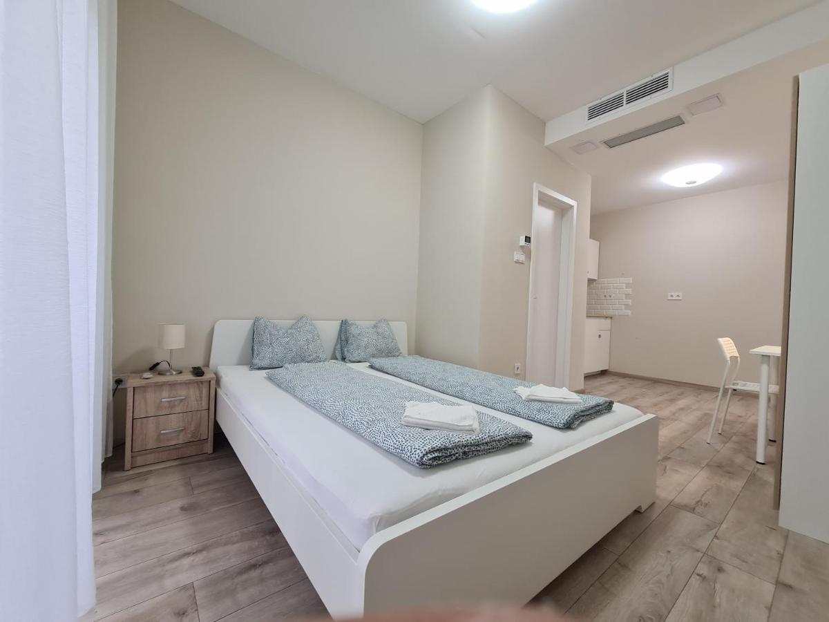Oet Fenyo Apartmanhaz Siófok Eksteriør billede